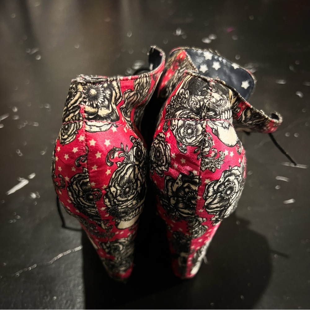 Iron Fist Laced Wedges Skull & Roses Shoes - Picture 3 of 4